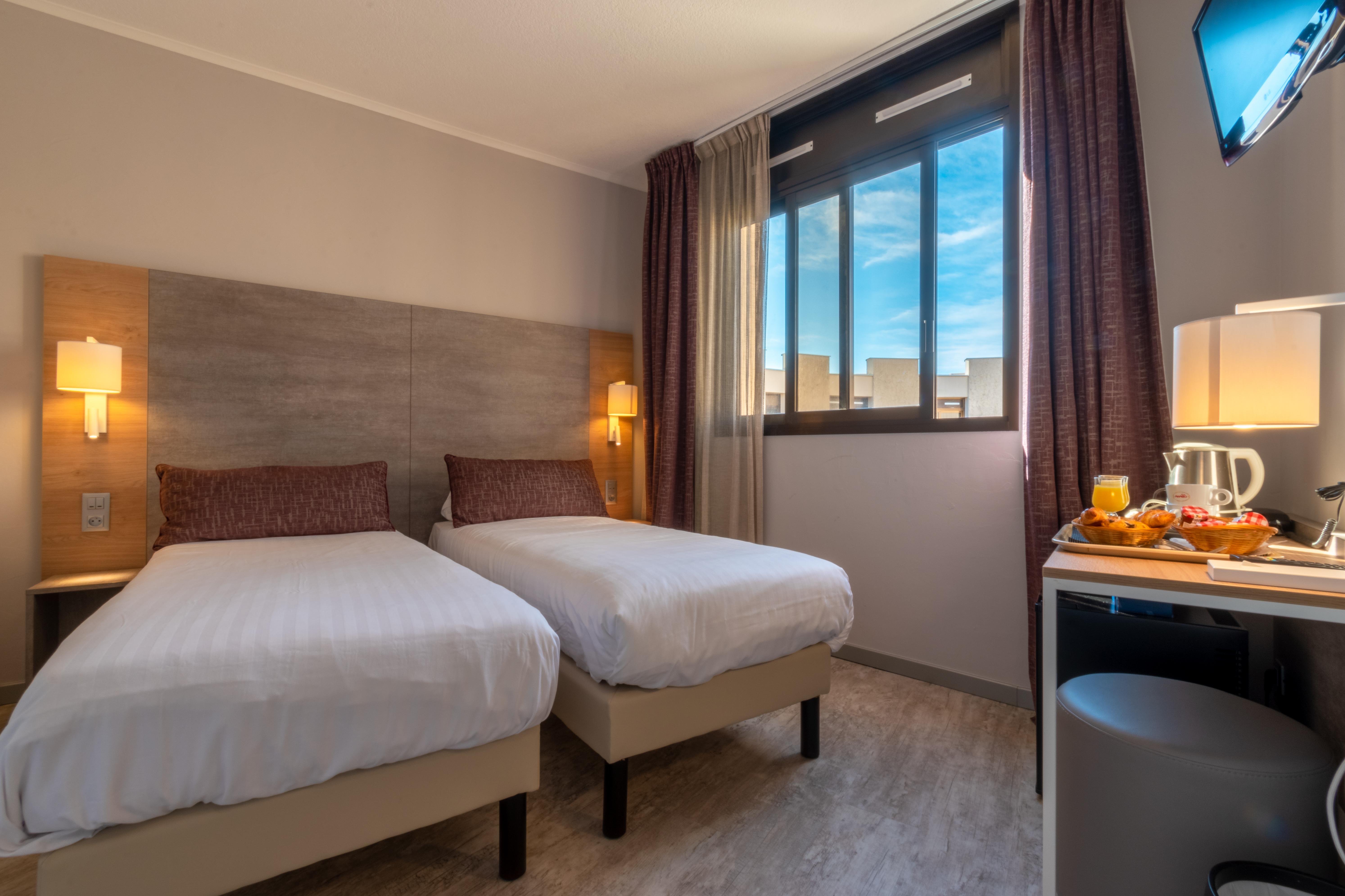Hotel Bahia Вильнёв-Лубе Экстерьер фото